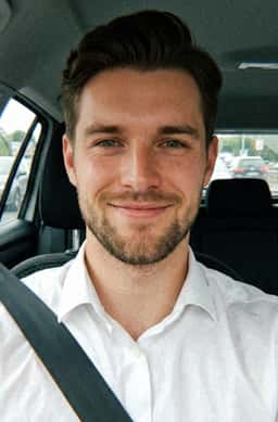 Selfie used to create AI headshot